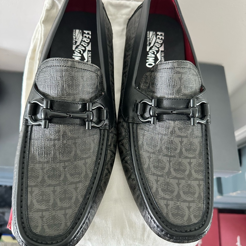 Salvatore Ferragamo Black Leather Loafers Slip-Ons